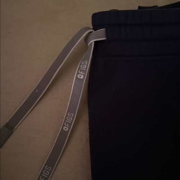 Figs Dark harbor loungewear set - Picture 4 of 5